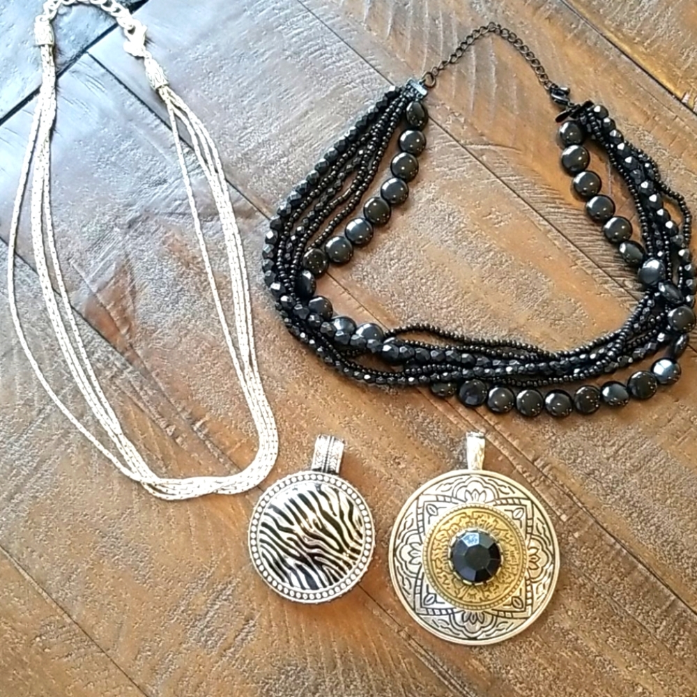 2 Necklace & 2 Pendant Bundle - Picture 3 of 6
